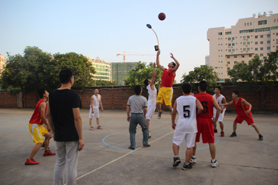 Kick-off of the basketball game in 2013