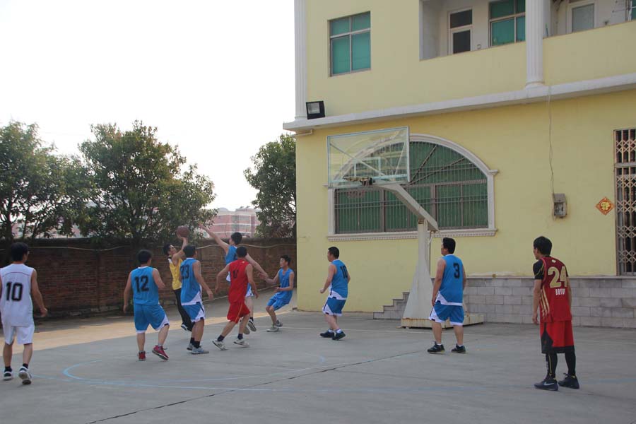 Basketball friendly match with 10 companies